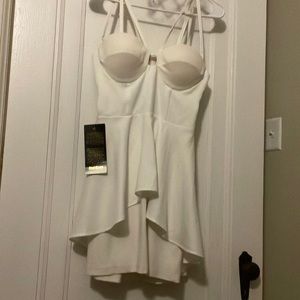 NWT white Bebe Mini Dress. Size 2. Mint